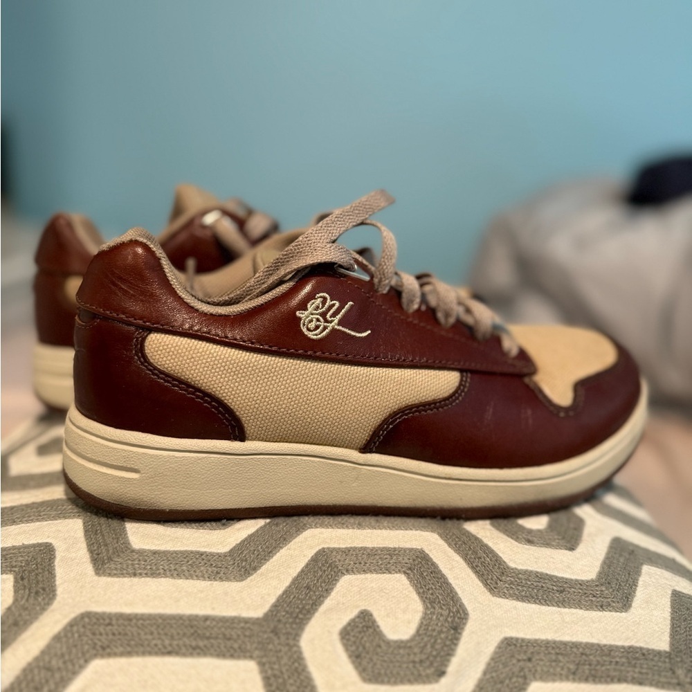 Size 9.5 - Reebok Daddy Yankee Beige/White/Brown